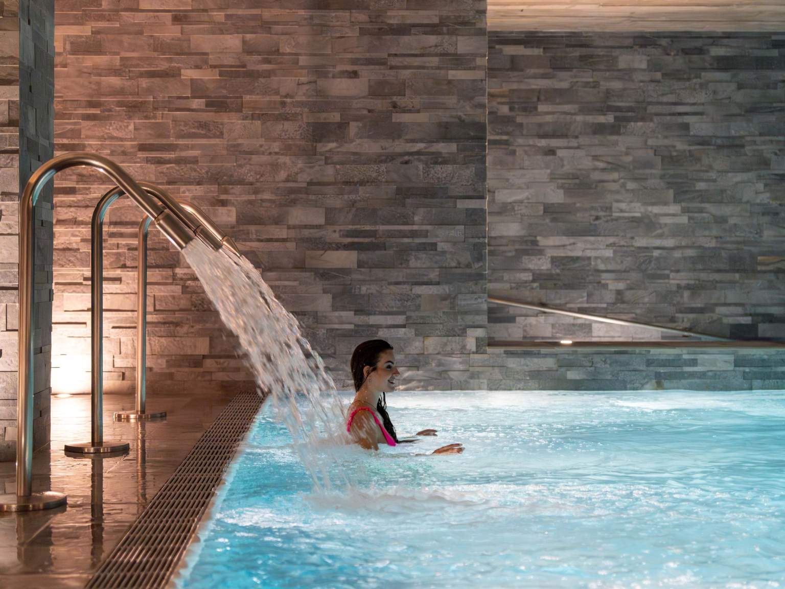 Piscine Hôtel Lyon Métropole by Arteloge · Hôtel 4 étoiles à Lyon